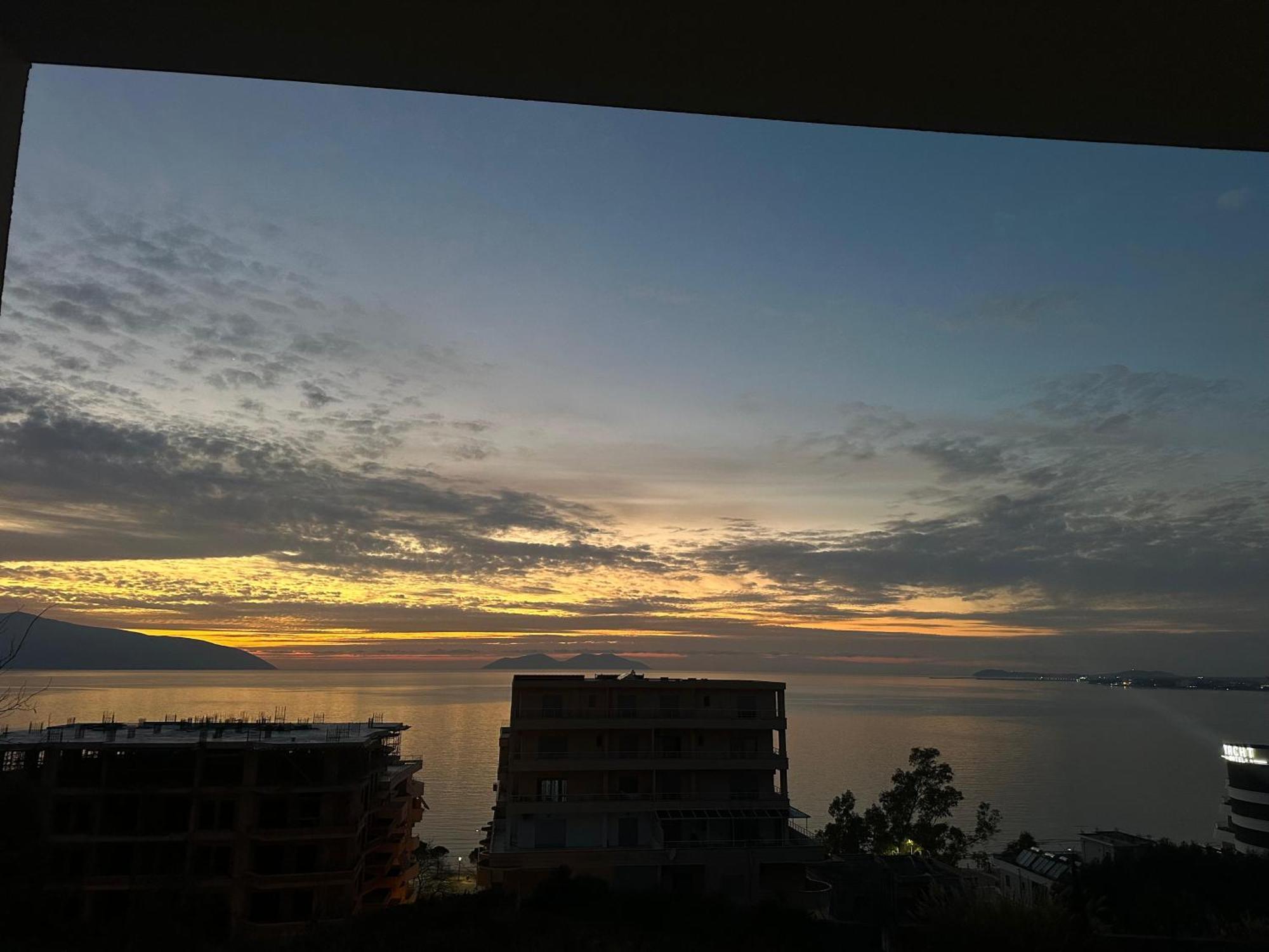 Sea View Apartment Vlorë Exterior foto