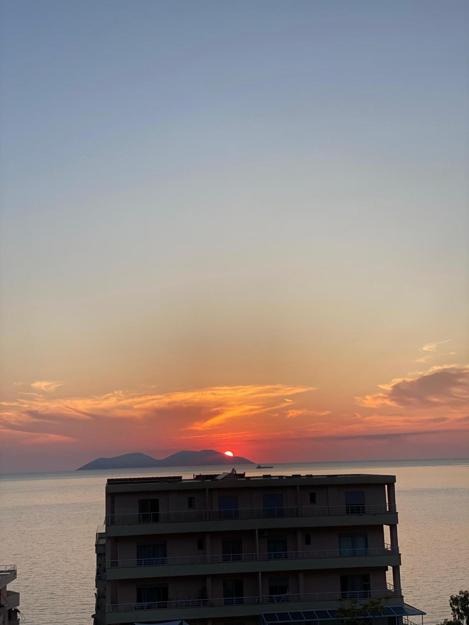 Sea View Apartment Vlorë Exterior foto